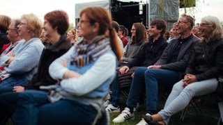 Besucher und Comedian beim SWR3 Comedy Festival 2024 (Foto: SWR3, Adrian Walter) Besucher und Comedian beim SWR3 Comedy Festival 2024