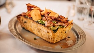 Gegrillter Salat im Knusperkasten